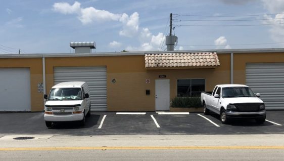 3,700 SF Warehouse located at 1044 NE 44th St, Oakland Park, FL