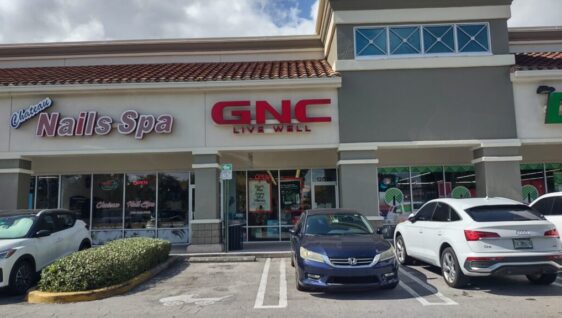 GNC Franchise retail business in busy Publix plaza